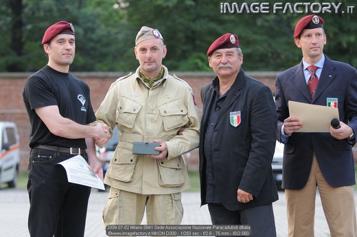 2008-07-02 Milano 0841 Sede Associazione Nazionale Paracadutisti dItalia